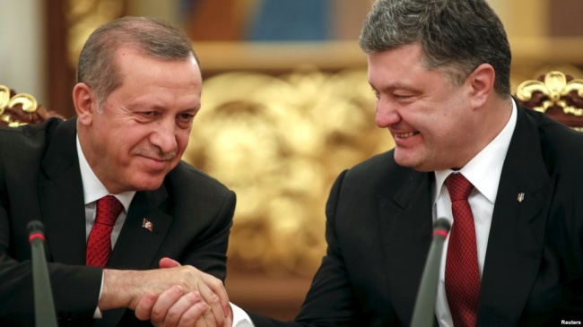 Президенты Турции и Украиныпроводят переговоры в Варшаве